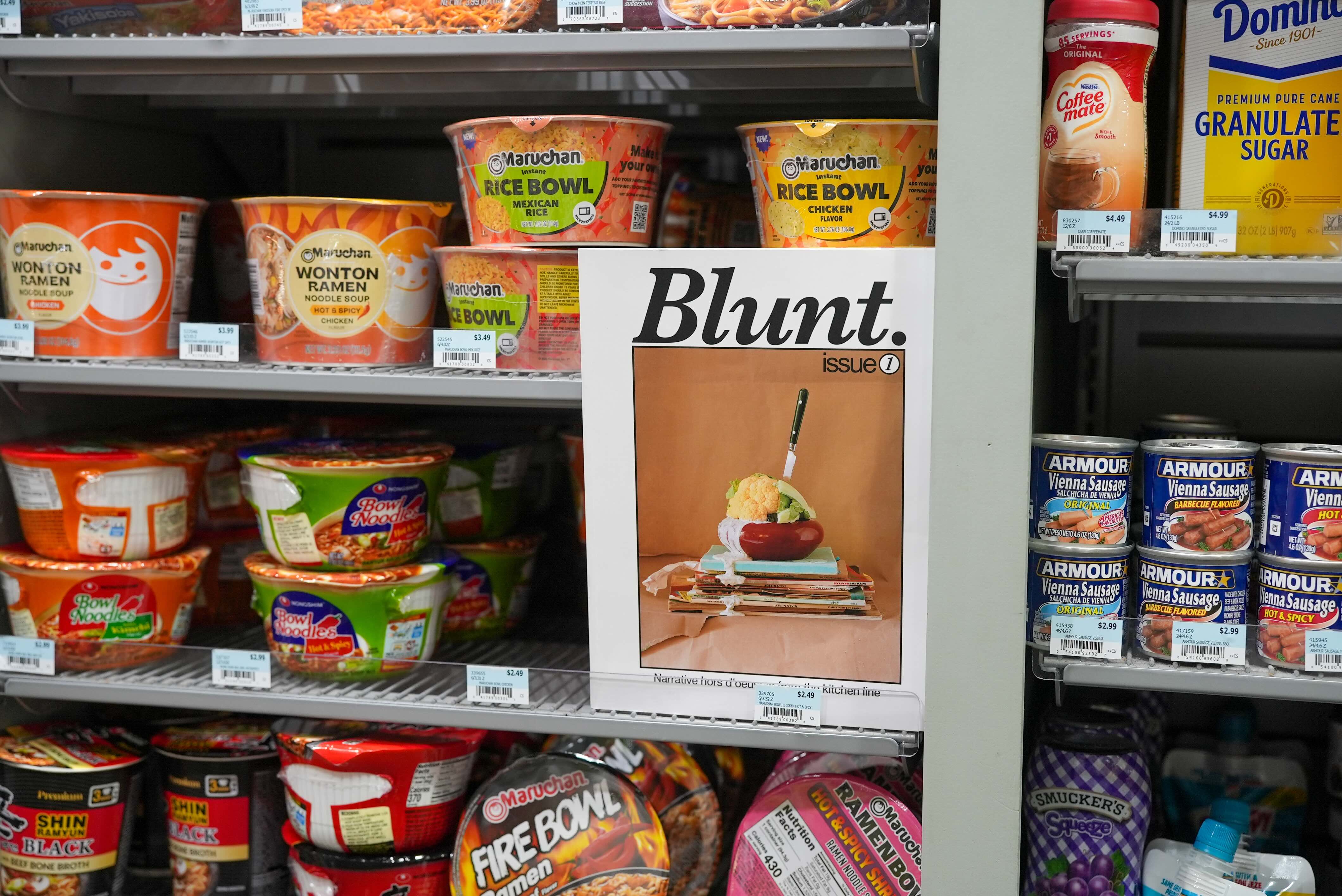 BLUNT cover shelf