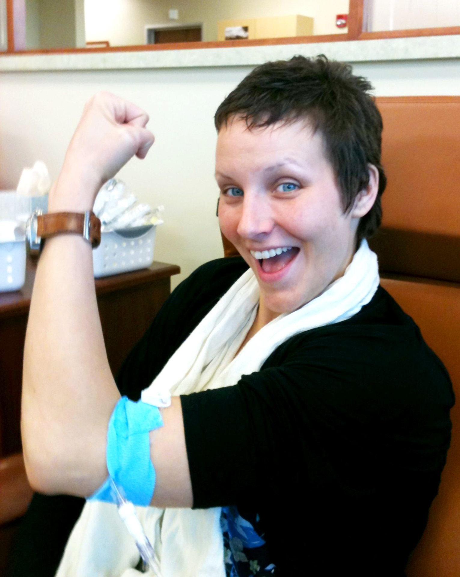 Fashion graduate Dana Donofree shows off her muscle while getting infusion