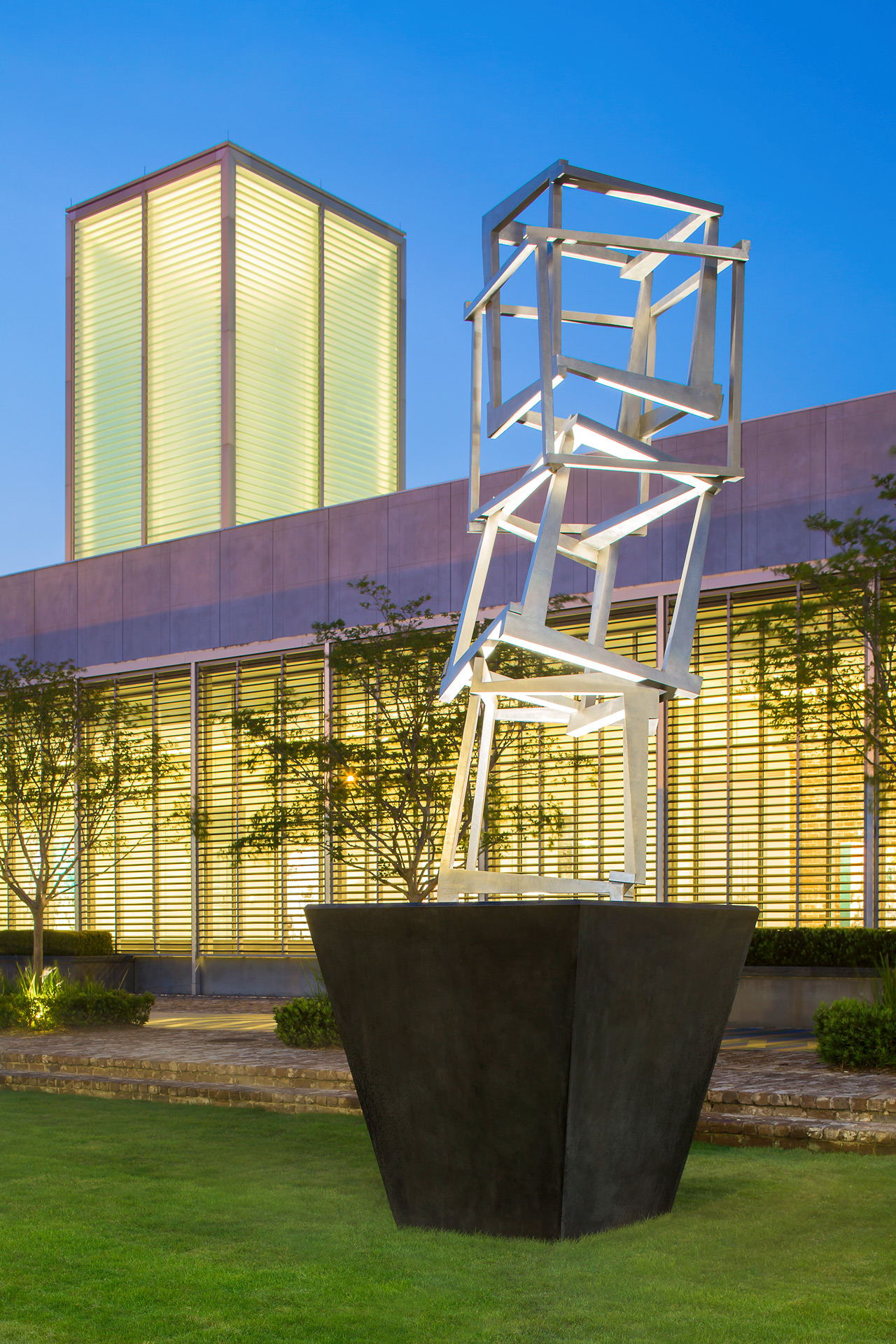 Sculpture of large square outlines in front of SCAD's Museum of Art