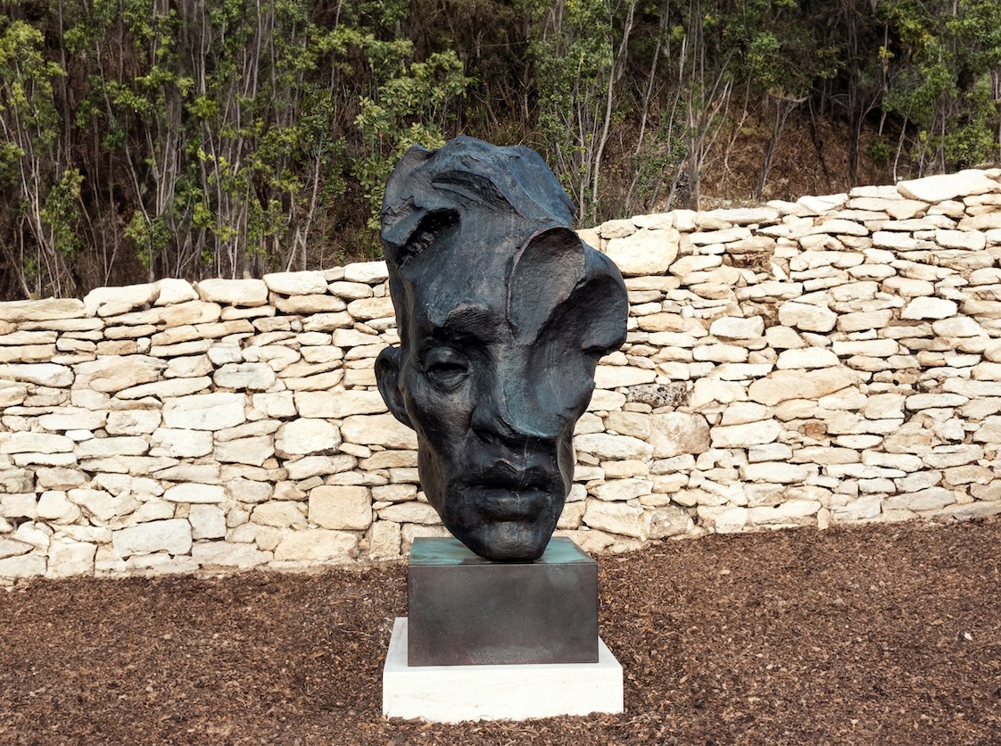 Zielke Lacoste sculpture