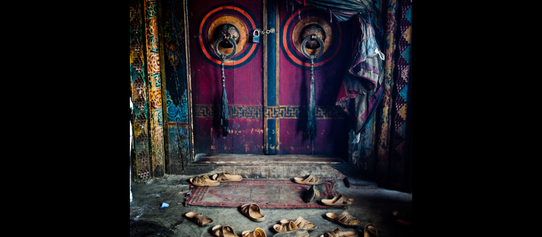 Hsu-Jen Huang, "Kandze Gongba, Ganzi," archival pigment print, 2012.