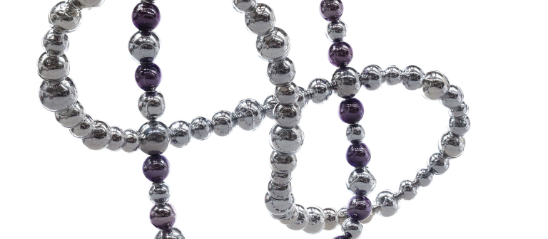Jean-Michel Othoniel, "Untitled (grey and purple knot)," 2012.
