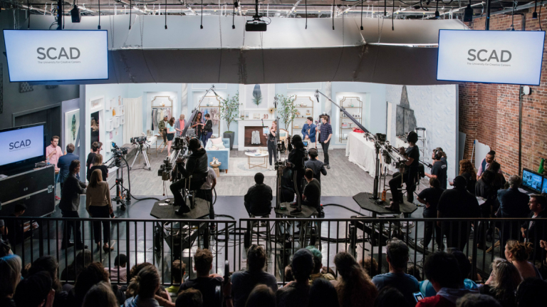 Film and television students on the set of the sitcom "The Buzz"