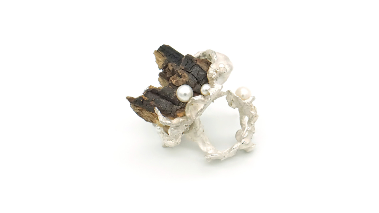 jewelry student work by Xiaotong Guo