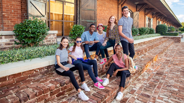 Chat with current SCAD students | SCAD