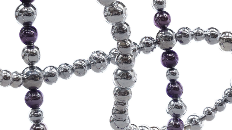 Jean-Michel Othoniel, "Untitled (grey and purple knot)," 2012.