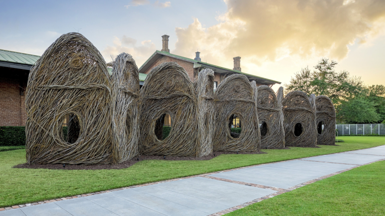 Patrick Dougherty exhibition, SCAD Museum of Art