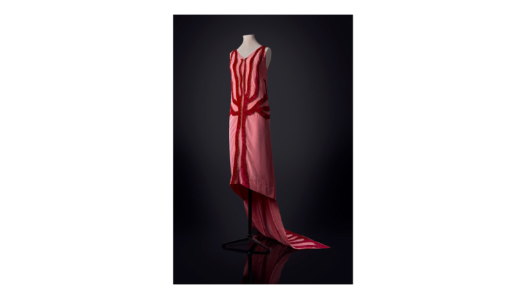 Signature image for Parodi costume collection