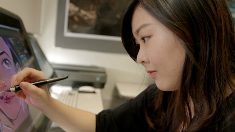 Play video of SCAD Hong Kong valedictorian Queenie Ng