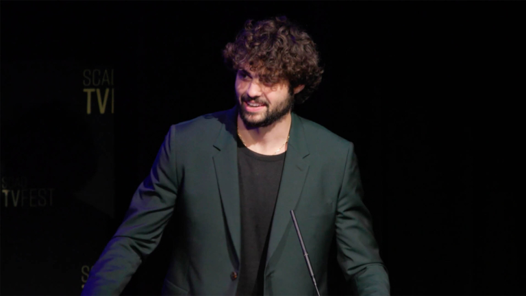 play noah centineo video