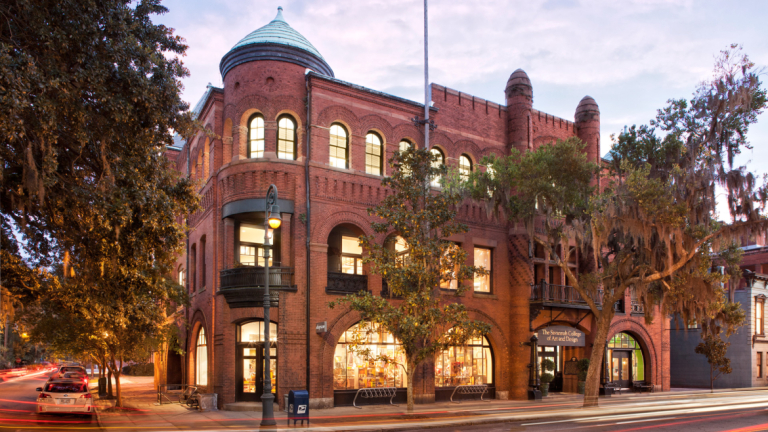 Poetter Hall exterior at dusk in SCAD Savannah