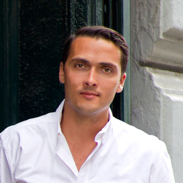 Portrait of SCAD graphic design alumnus Colin Tunstall