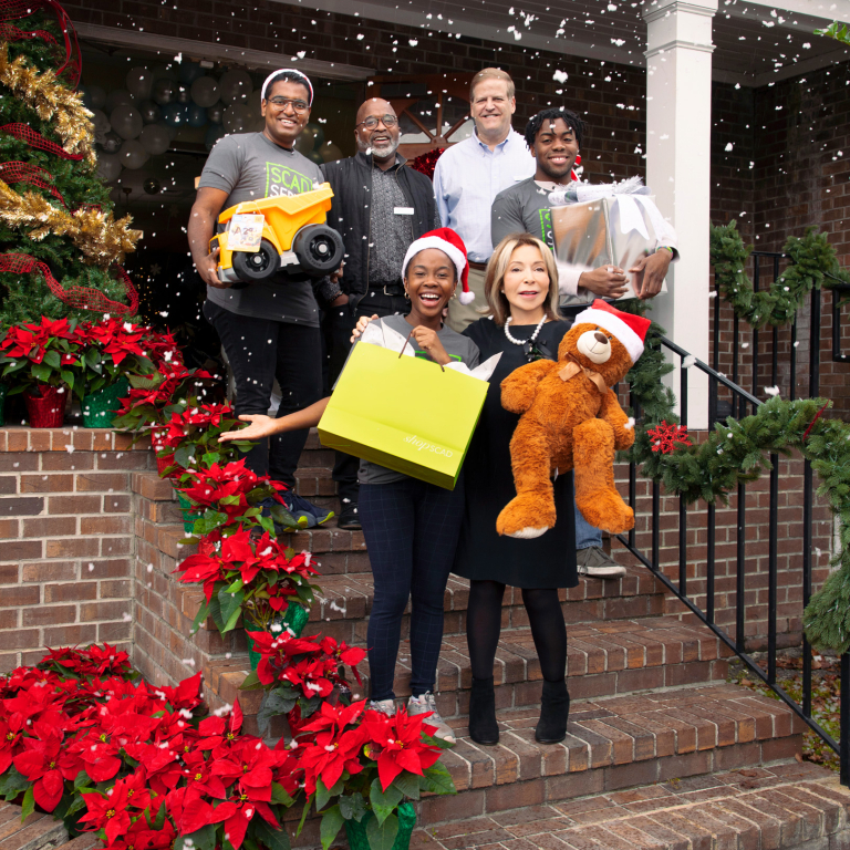 SCAD President and Founder works with Union Mission for a holiday drive