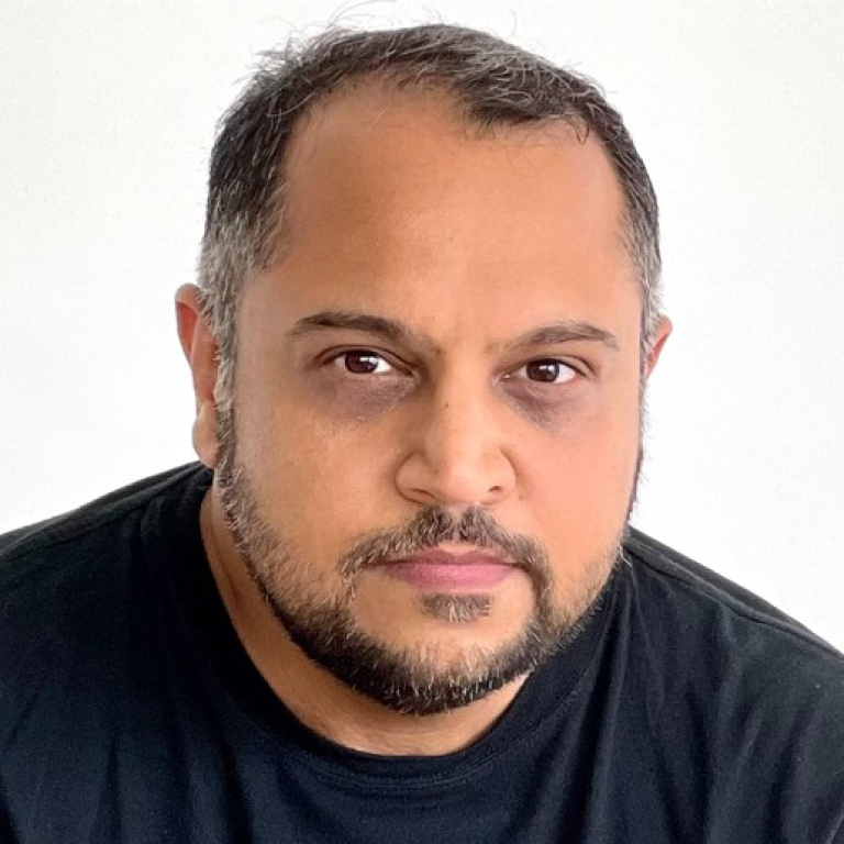 Thakar headshot